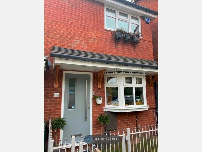 2 Bedroom Semi-Detached House To Rent In Gospel Oak Road, Tipton DY4