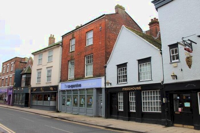 1 Bedroom Flat To Rent In High Street, Abingdon, OX14
