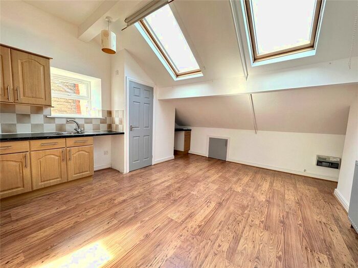 2 Bedroom Flat To Rent In Concord Street, Honley, Holmfirth, West Yorkshire, Uk, HD9