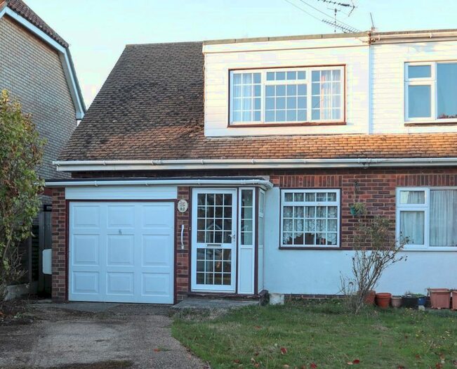 Houses for sale in Branksome Avenue, SS12, Essex