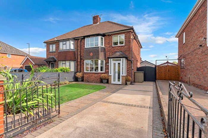 3 Bedroom Semi-Detached House For Sale In Norwich Avenue, Grimsby, DN34