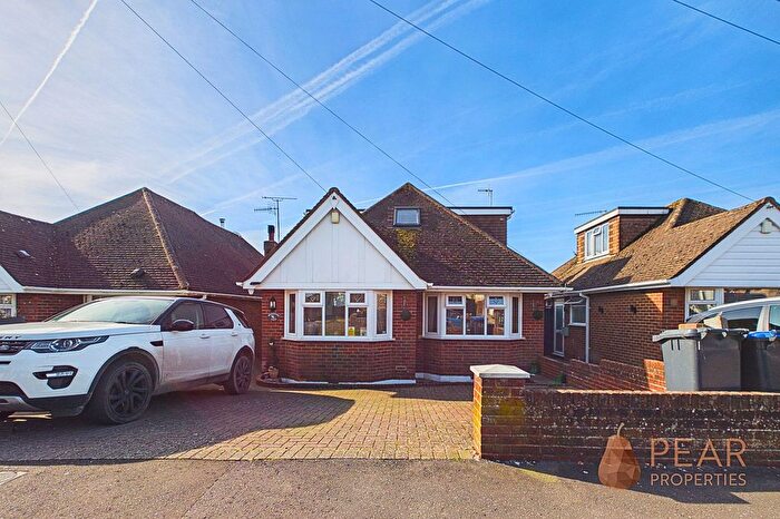 4 Bedroom Chalet For Sale In Hawkins Road, Shoreham-By-Sea, BN43