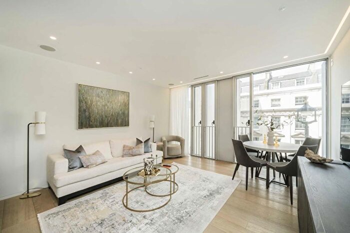 2 Bedroom Flat To Rent In Buckingham Palace Road, Westminster, SW1W