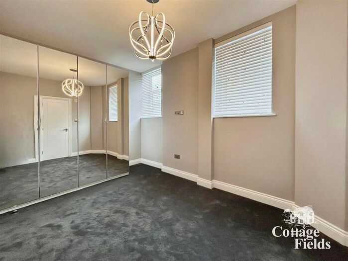 2 Bedroom Flat To Rent In Lancaster Road, Enfield, EN2