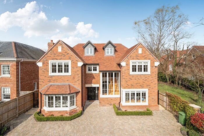 5 Bedroom Detached House For Sale In Gregories Road, Beaconsfield, HP9