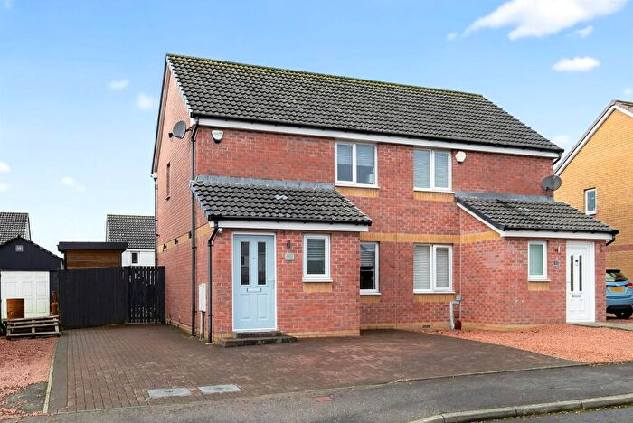 2 Bedroom Semi Detached House For Sale In Kincardine Square, Glasgow, G33