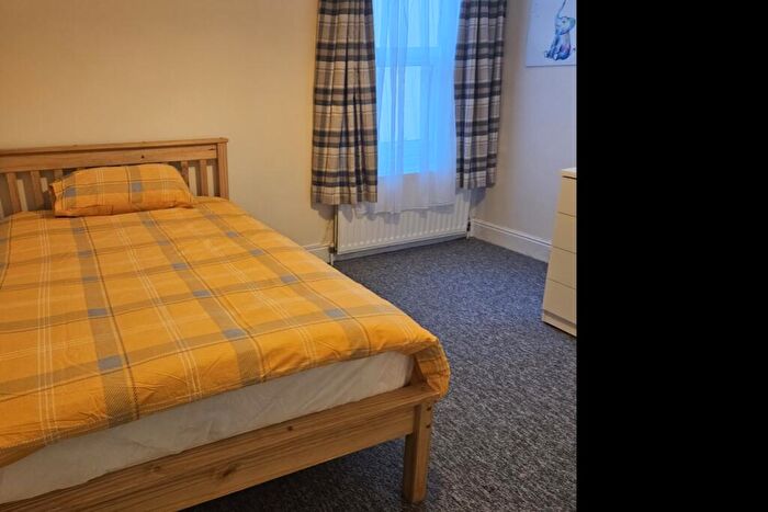 1 Bedroom House Of Multiple Occupation To Rent In Bournemouth Road, Poole, Dorset, BH14