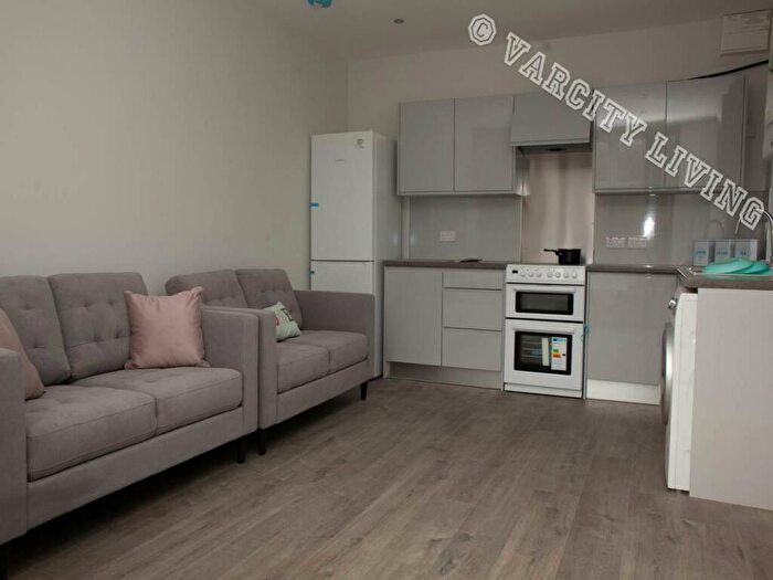 2 Bedroom Apartment To Rent In Deiniol Road, Bangor, LL57