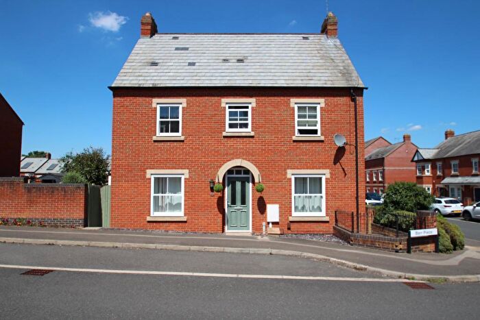 3 Bedroom End Of Terrace House For Sale In Barr Piece, Wolverton, Milton Keynes, MK12