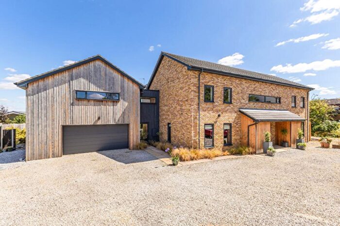 5 Bedroom Detached House For Sale In New Road, Clifton, Shefford, Bedfordshire, SG17