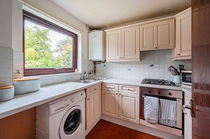 2 Bedroom Terraced House For Sale In Fleetwood Close, Beckton, London, E16