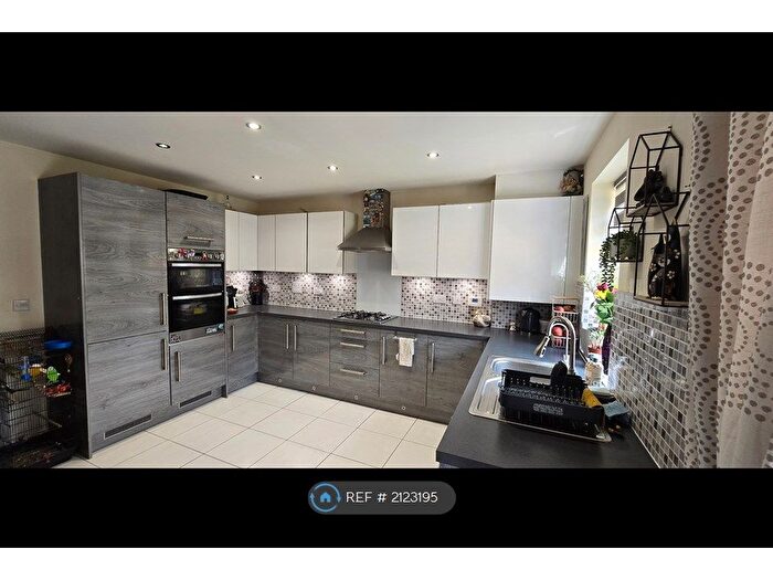 4 Bedroom Semi-Detached House To Rent In Jumelle Mews, High Wycombe, HP13