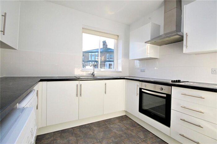 1 Bedroom Apartment To Rent In Queens Road, Buckhurst Hill, IG9