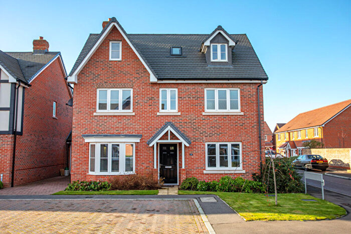 5 Bedroom Detached House For Sale In Nursery Gardens, Faversham, ME13