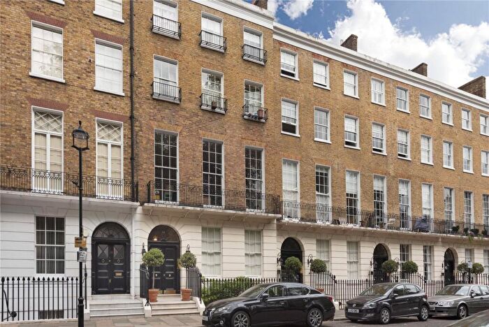 3 Bedroom Flat To Rent In Tennyson Court -, Dorset Square, Marylebone, NW1
