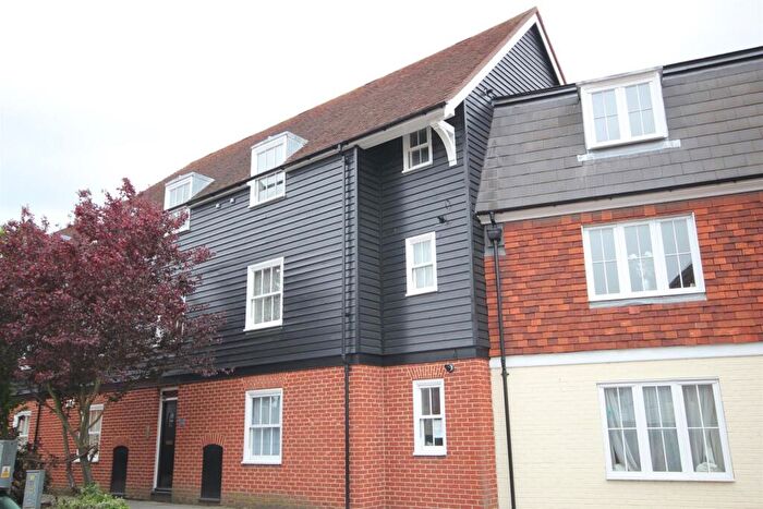 3 Bedroom Apartment To Rent In Station Road West, Canterbury, CT2