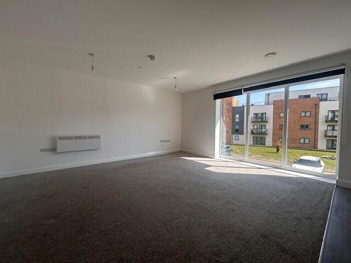 1 Bedroom Apartment To Rent In White Rose Apartments, Luton, Beds, LU1