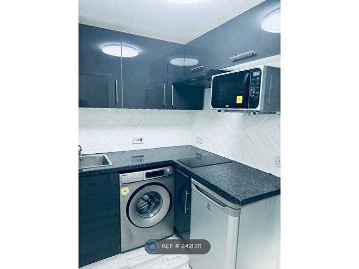 Studio To Rent In Exeter Drive, England, B37