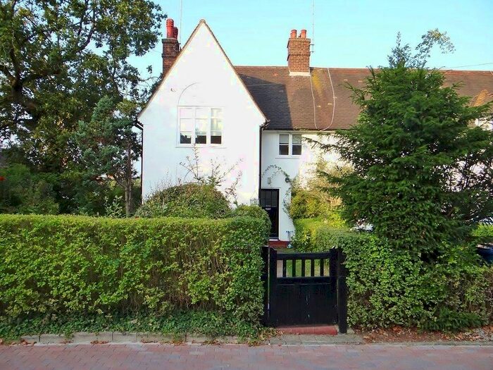 2 Bedroom Semi-Detached House To Rent In Wordsworth Walk, Temple Fortune, NW11