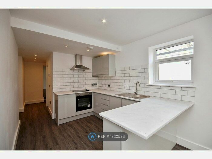 2 Bedroom Flat To Rent In Covney Street, Cardiff, CF24