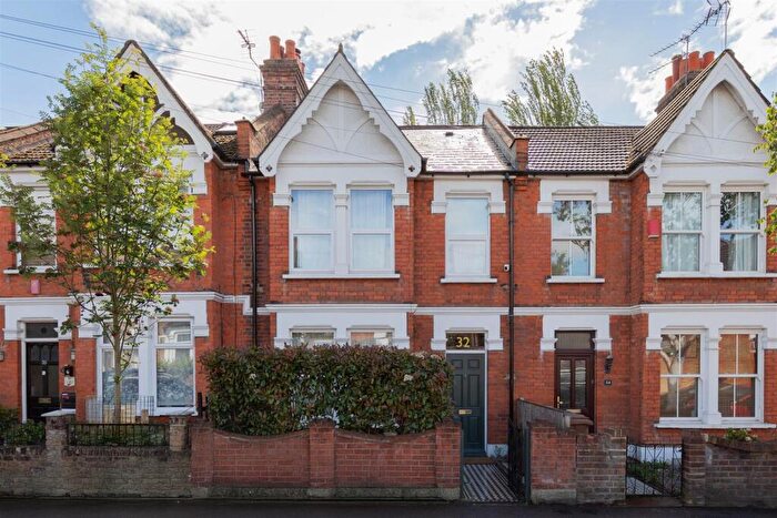 3 Bedroom Terraced House For Sale In Haldan Road, Highams Park, E4