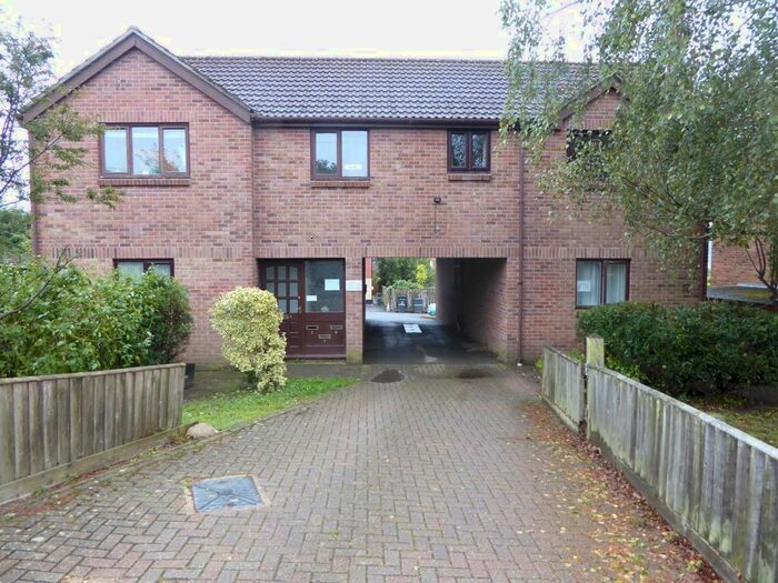 1 Bedroom Flat To Rent In Fielding Road, Yeovil, BA21