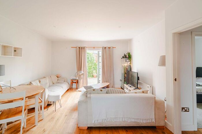 1 Bedroom Flat For Sale In Gloucester Road, Horfield, Bristol, BS7