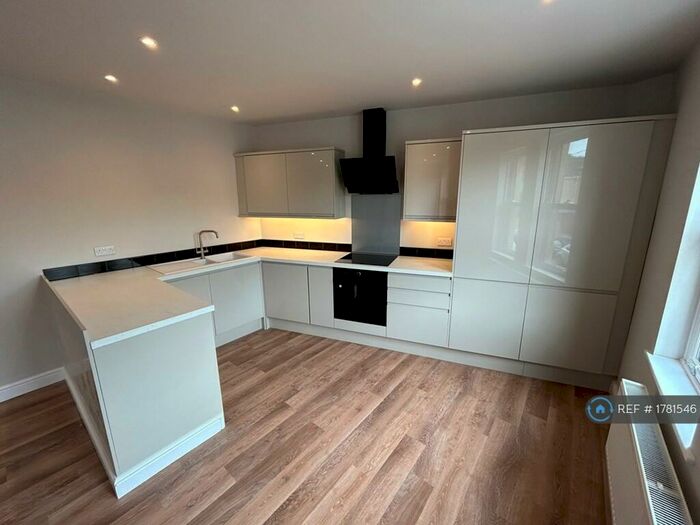 2 Bedroom Flat To Rent In Third Avenue, Oldfield Park, Bath, BA2