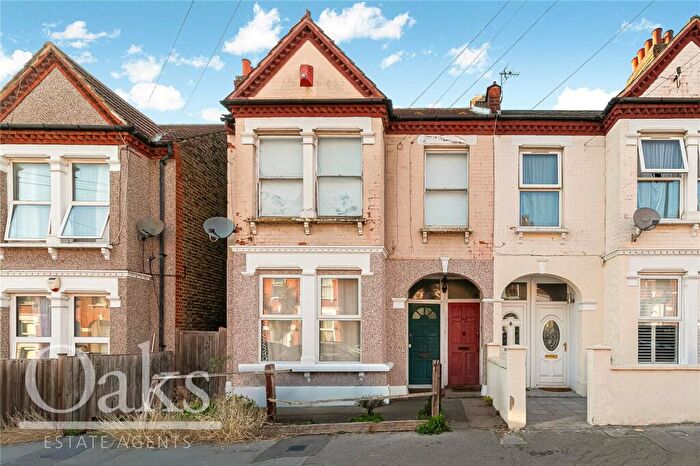 3 Bedroom Apartment For Sale In Mersham Road, Thornton Heath, CR7
