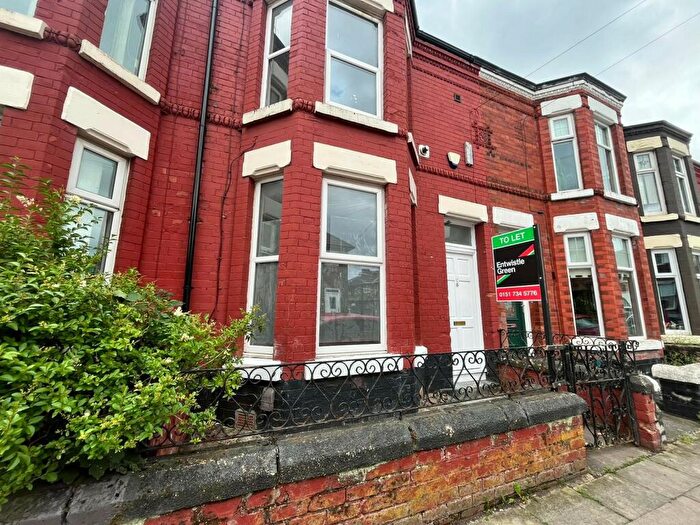 3 Bedroom House To Rent In Glamis Road, L13