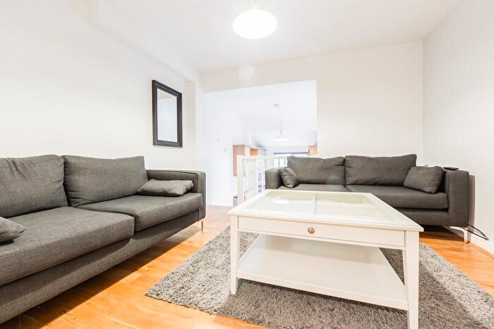 6 Bedroom Maisonette To Rent In Amble Grove, Sandyford, NE2