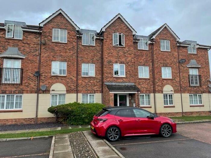 2 Bedroom Flat To Rent In Avro Close, Southampton, SO15