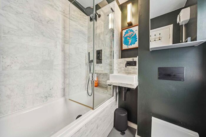 1 Bedroom Flat For Sale In Gore Road, Homerton, E9