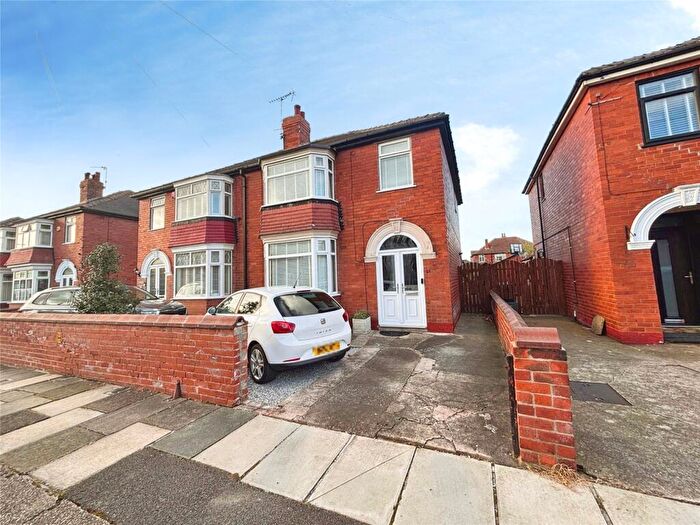 3 Bedroom Semi Detached House For Sale In Firbeck Road, Bennetthorpe, Doncaster, South Yorkshire, DN4