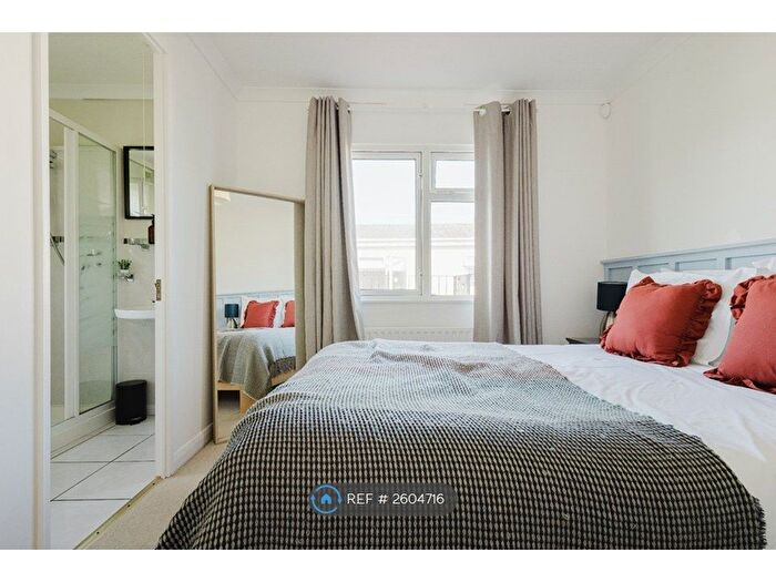 2 Bedroom Bungalow To Rent In Convent Meadows, Christchurch, BH23