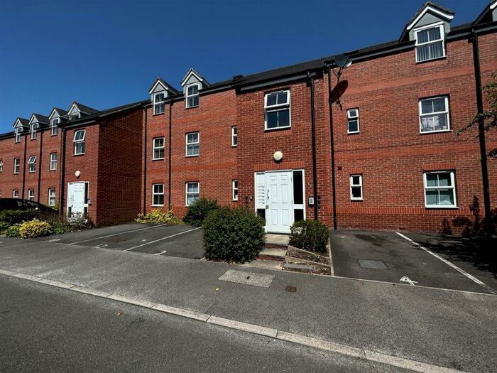2 Bedroom Apartment To Rent In Oak Crescent, Ashby-De-La-Zouch, LE65