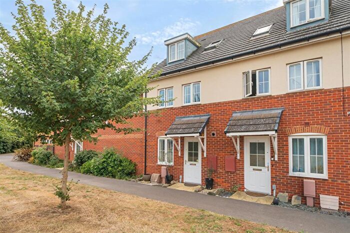 3 Bedroom House For Sale In Meaden Way, Felpham, PO22