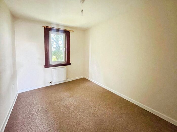 2 Bedroom Flat To Rent In Beatty Crescent, Kirkcaldy, Fife, KY1