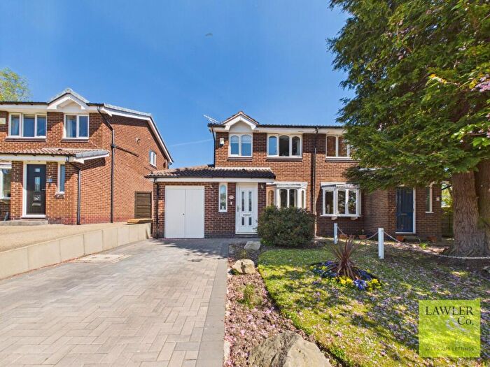 3 Bedroom Semi Detached House For Sale In Woodmount Close, Romiley, Stockport, Cheshire, SK6