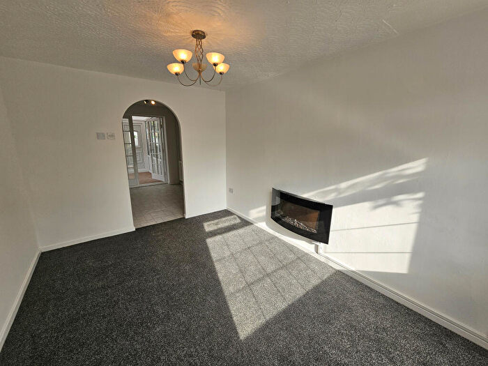 2 Bedroom End Of Terrace House To Rent In Malpas Road, Northwich, Cheshire, CW9