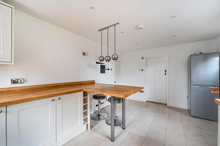 2 Bedroom Cottage For Sale In Henley-On-Thames, Oxfordshire, RG9