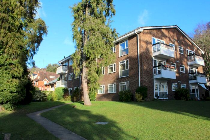 2 Bedroom Flat To Rent In Charterhouse Road, Godalming, Surrey, GU7