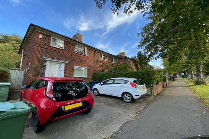 4 Bedroom Semi-Detached House To Rent In Morrell Avenue, Oxford, OX4