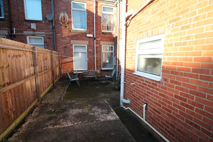 2 Bedroom Flat For Sale In Iona Road, Deckham, Gateshead, NE10