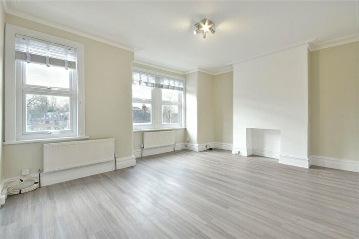 2 Bedroom Flat To Rent In Elm Park Road, Finchley Central, N3