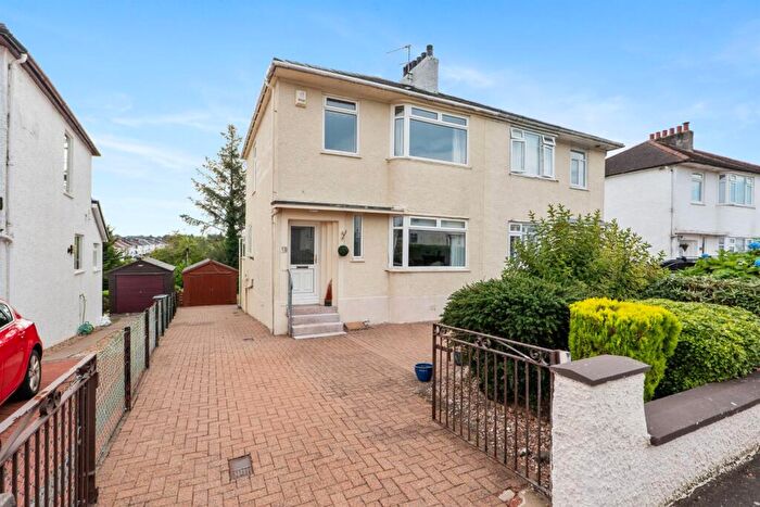 3 Bedroom Semi Detached House For Sale In Heathwood Drive, Thornliebank, G46