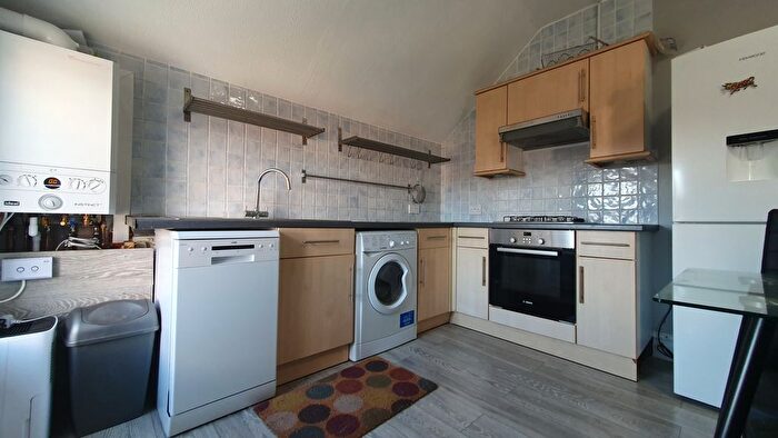 1 Bedroom Flat To Rent In Penylan Road, CF23