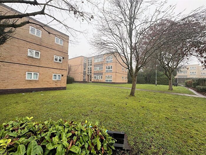 2 Bedroom Flat To Rent In War Lane, Harborne, Birmingham, B17