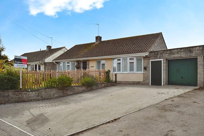 3 Bedroom Detached Bungalow For Sale In Main Road, Middlezoy, TA7