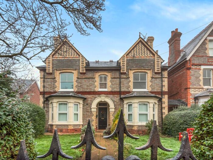 4 Bedroom Flat To Rent In Christchurch Gardens, Reading RG2